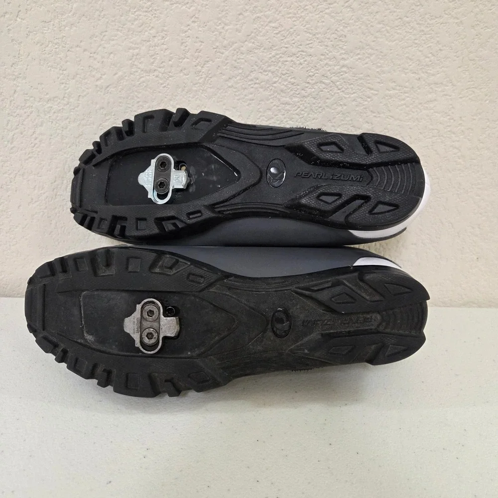 Pearl Izumi brand pearl